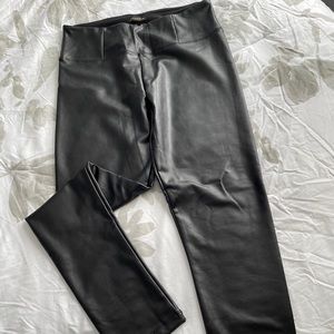 Faux leather pants/legging